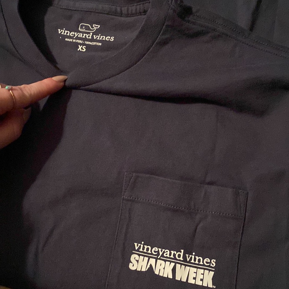 mens shark week vineyard vines t-shirt - Picture 3 of 3
